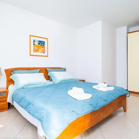 Apartment Kry Kry *